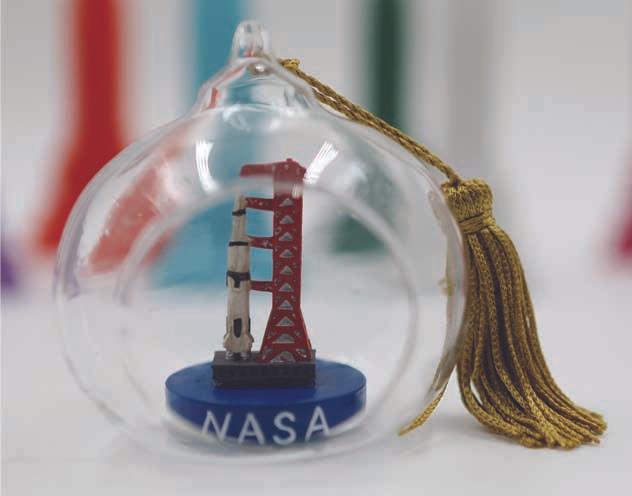 Glass ornament of  Astronaut  Saturn keepsake Christmas Ornaments 3 inches